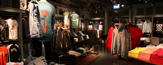 hollister clothes store
